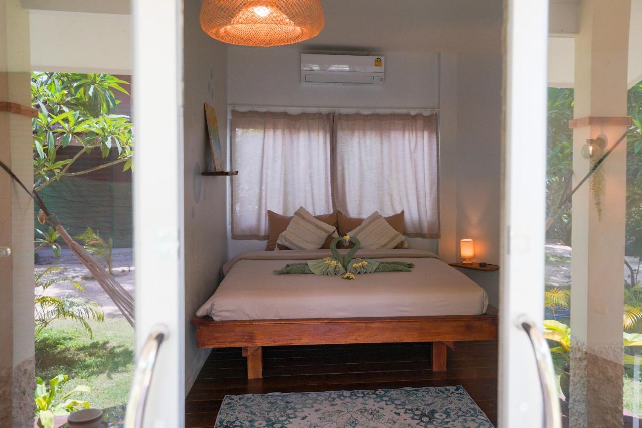 Hotel Ocean Vibes Thong Sala Exterior foto