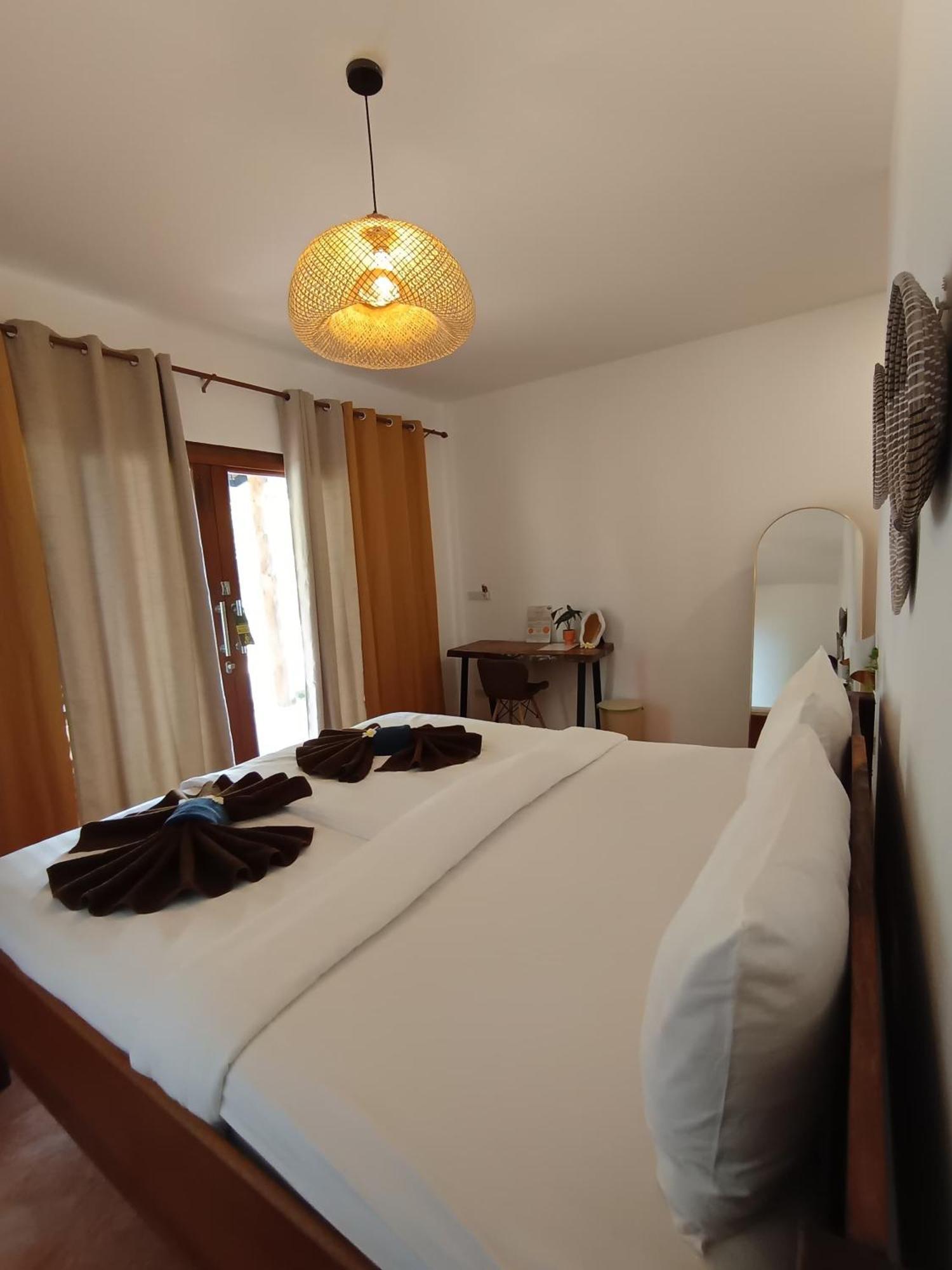 Hotel Ocean Vibes Thong Sala Exterior foto