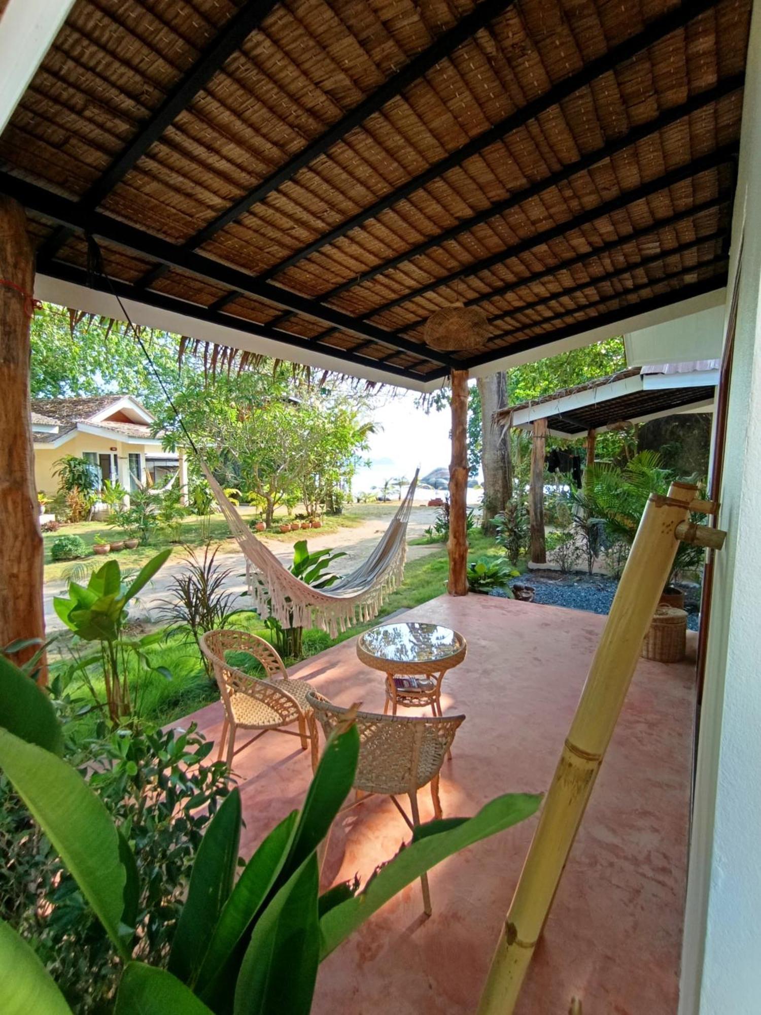 Hotel Ocean Vibes Thong Sala Exterior foto